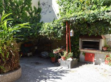Casa · 106m² · 7 Ambientes · 1 Cochera · 9 de Julio 3800 - 4 Dorm.
