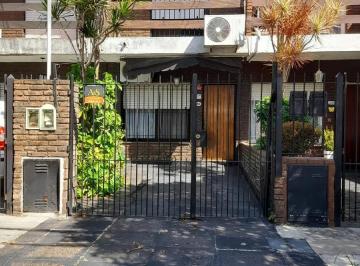 Casa · 105m² · 4 Ambientes · 1 Cochera · Casa Estilo Dúplex de 4 Ambientes en Olivos