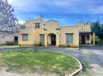 Casa · 183m² · 6 Ambientes · 1 Cochera · Venta Casa 6 Amb Altos de Brandsen