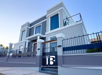 Casa de 6 ambientes, El Challao · Casa en Barrio Alta Mendoza