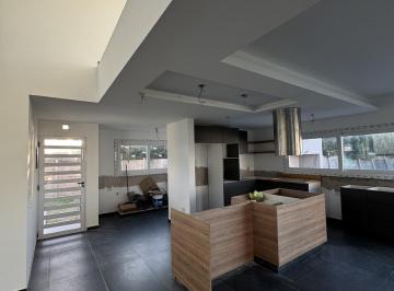 Casa · 225m² · 4 Ambientes · 2 Cocheras · Casa en Venta Barrio Santa Ines, Canning