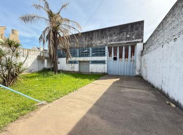 Bodega-Galpón · 360m² · 2 Cocheras · Galpón en Venta de 360 m² Cubiertos y 967 m² de Terreno!