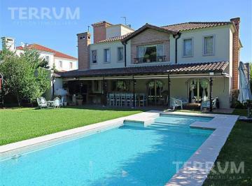 Casa · 300m² · 8 Ambientes · 4 Cocheras · Casa Venta Canning Barrio El Centauro