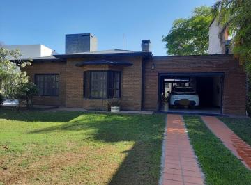 Casa · 160m² · 3 Ambientes · 3 Cocheras · Casa en Club Nautico Ubajay