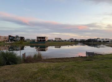 Terreno · 881m² · Terreno en Costas - Puertos - Escobar - 884 m² - Al Lago - Orientación Norte