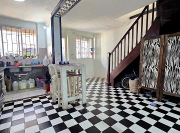 PH · 107m² · 3 Ambientes · PH Sobre Peatonal Comercial