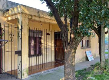 Casa de 4 ambientes, Moreno · ¡Casa con Parque y Local Comercial!