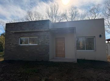 Casa de 4 ambientes, Costa del Este · Hermosa Casa a Estrenar en Costa del Este
