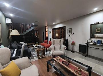 Casa · 282m² · 10 Ambientes · 1 Cochera · Casa de Categoria en Venta