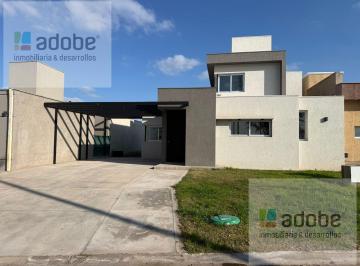 Casa · 150m² · 3 Dormitorios · 2 Cocheras · Casa en B° Ciro de Vieytes - Maipú