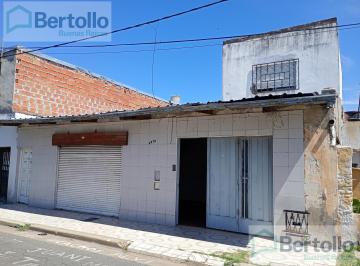Casa · 180m² · 4 Ambientes · 1 Cochera · Venta - Casa - 3 Dorm. - Pasaje Hudson 6919 - Belgrano - Rosario