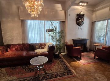 Casa · 230m² · 5 Ambientes · Venta de Casa 5 Amb La Tablada