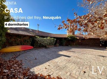 Casa · 222m² · 9 Ambientes · 1 Cochera · Casa en Venta de 4 Dorm. en Barrio Jardines del Rey, Neuquén Capital