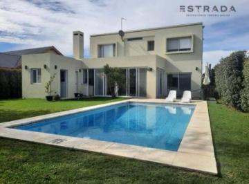 Casa · 149m² · 5 Ambientes · 2 Cocheras · Casa en Venta con Piscina en San Alfonso - Pilar del Este - Pilar