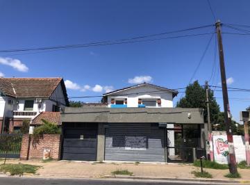 Casa · 237m² · 5 Ambientes · 1 Cochera · Terreno en Venta City Bell