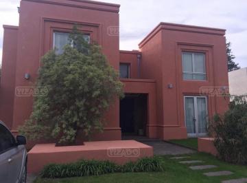 Quinta vacacional · 400m² · 5 Ambientes · Casa Quinta en Alq. Temporario en Benavidez, Tigre, G. B. a. Zona Norte