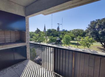 Departamento · 81m² · 3 Ambientes · 1 Cochera · Departamento en Venta Frente a Plaza San Martin