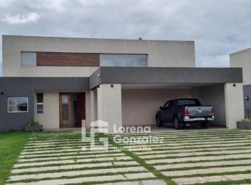 Casa · 298m² · 5 Ambientes · 6 Cocheras · Casa en Venta Haras Santa Maria