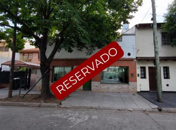 Casa de 5 ambientes, Vicente López · Casa en Venta en Florida, Excelente Ubicación, Apto Crédito.