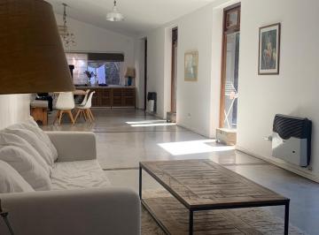 Casa · 317m² · 5 Ambientes · 2 Cocheras · Casa Moderna (Ex Stud) a Una Cuadra Aprox de Dardo Rocha