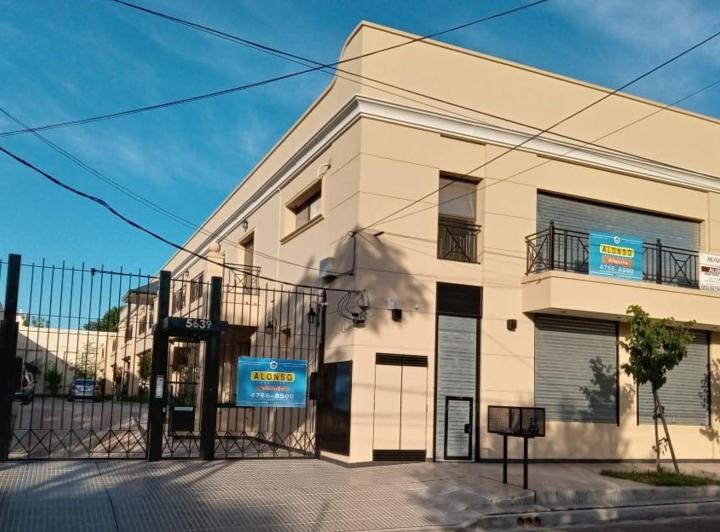 Casa · 122m² · 4 Ambientes · 1 Cochera