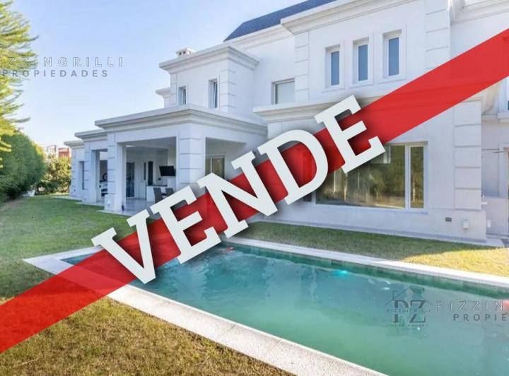 Casa · 300m² · 6 Ambientes · 2 Cocheras