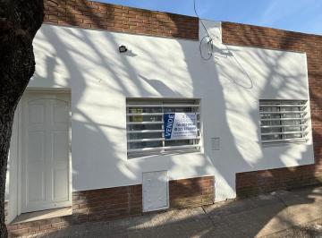 PH · 44m² · 2 Ambientes · PH a Refaccionar, en Venta en 141 E/ 61 y 62