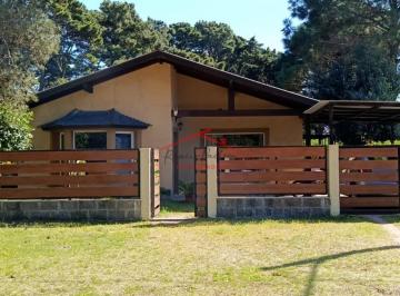 Casa · 150m² · 4 Ambientes · 1 Cochera · Casa en Venta en Valeria del Mar