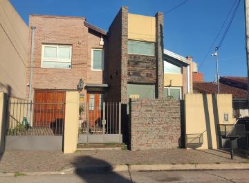 Casa de 5 ambientes, La Matanza · Excelente Casa de 5 Ambientes con Patio con Pileta, Cochera y Quincho