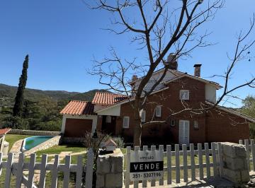 Casa de 8 ambientes, Unquillo · ¡Oportunidad Única en Unquillo! Vistas Privilegiadas a Las Sierras Chicas