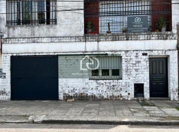 Casa · 215m² · 8 Ambientes · 1 Cochera · Casa en Venta 5 Dorm. en Ciudadela.