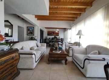 Casa de 5 ambientes, Godoy Cruz · Vendo Excelente Propiedad en Bo. Privado Altos de Carrodilla, Lujan de Cuyo