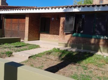 Frente · Casa 3 Dorm. en Barrio Parque La Vega III
