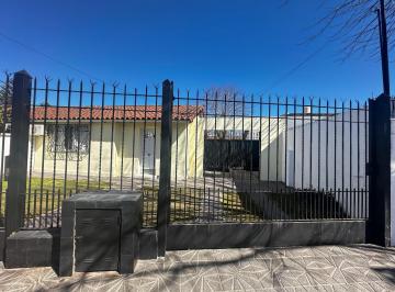 Casa · 300m² · 4 Ambientes · 1 Cochera · Venta Casa 3 Ambientes Valentin Alsina