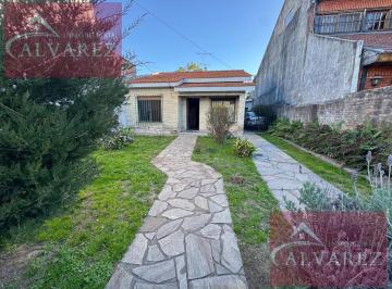 Casa · 68m² · 4 Ambientes · 2 Cocheras · Venta Casa en Garin