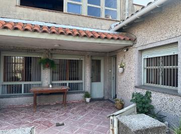 Casa de 7 ambientes, Lomas de Zamora · Vendo Hermoso PH con Una Excelente Ubicacion en Lomas de Zamora