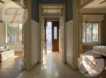 Casa · 240m² · 5 Ambientes · Venta de Casa en San Pedro – Excelente Ubicación Céntrica