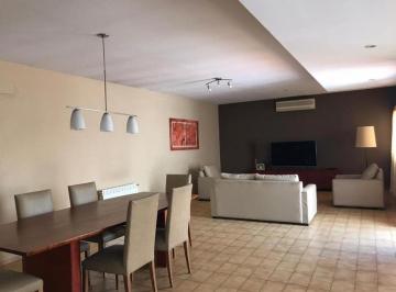 Casa · 340m² · 7 Ambientes · 3 Cocheras · Casa en Barrio Parque Field