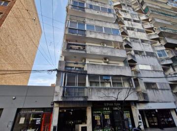 Departamento · 83m² · 5 Ambientes · 1 Cochera · San Luis Al 700 (Semipiso Al Frente C/balcón y Cochera)