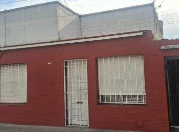 Casa de 4 ambientes, Lanús · Excelente Propiedad Ideal Para 2 Familias