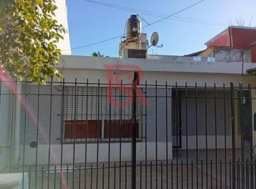 Casa · 1m² · 5 Ambientes · 1 Cochera · Fv Casa 4 Ambientes en Berazategui