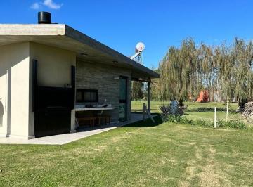 Quinta vacacional · 200m² · 5 Ambientes · 1 Cochera · Casa Quinta en Alquiler en Carlos Keen, Luján, G. B. a. Zona Oeste