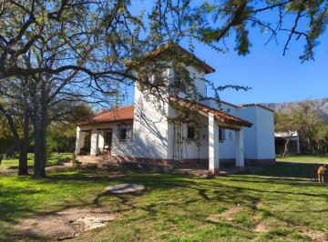 Casa · 110m² · 3 Ambientes · Casa de 3 Ambientes en Venta con Terreno de 7 Ha y Pileta - La Ramada - Cordoba