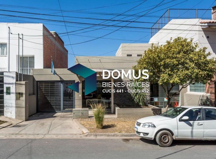 Casa · 185m² · 2 Dormitorios · 1 Cochera