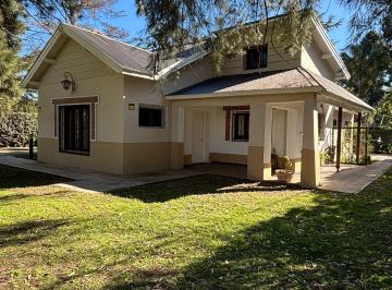Casa de 7 ambientes, La Plata · Casa de 4 Dormis en Venta