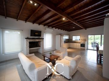 Casa · 140m² · 4 Ambientes · Casa en Venta en Costa Esmeralda