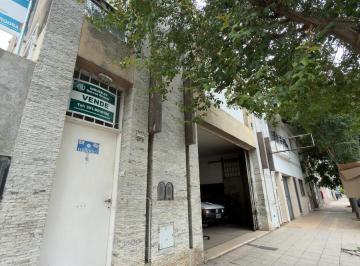 Casa · 323m² · 3 Ambientes · Casa en Venta en Barrio General Pueyrredón 2 Dorm. Terraza con Asador