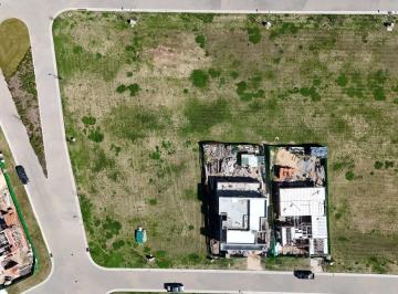 Terreno · 650m² · Lote en Venta en Los Cardos