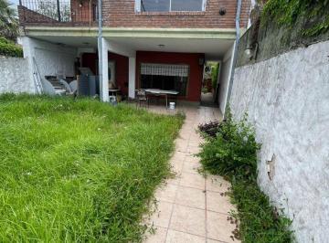 Casa · 367m² · 4 Ambientes · Casa en S. Isi. - Vias/rolon