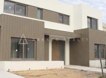 Casa · 216m² · 5 Ambientes · Casa en Venta en Santa Ana Villa Nueva
